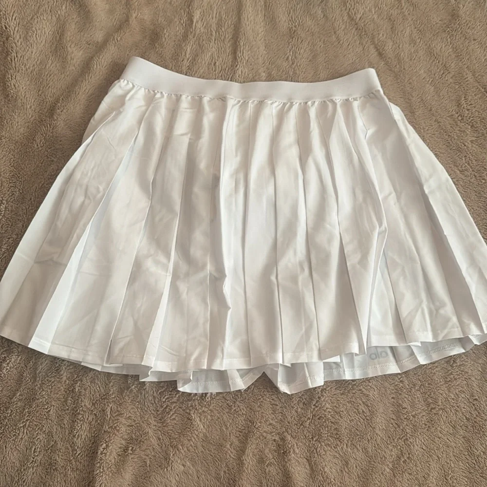 Like new Alo yoga skirt